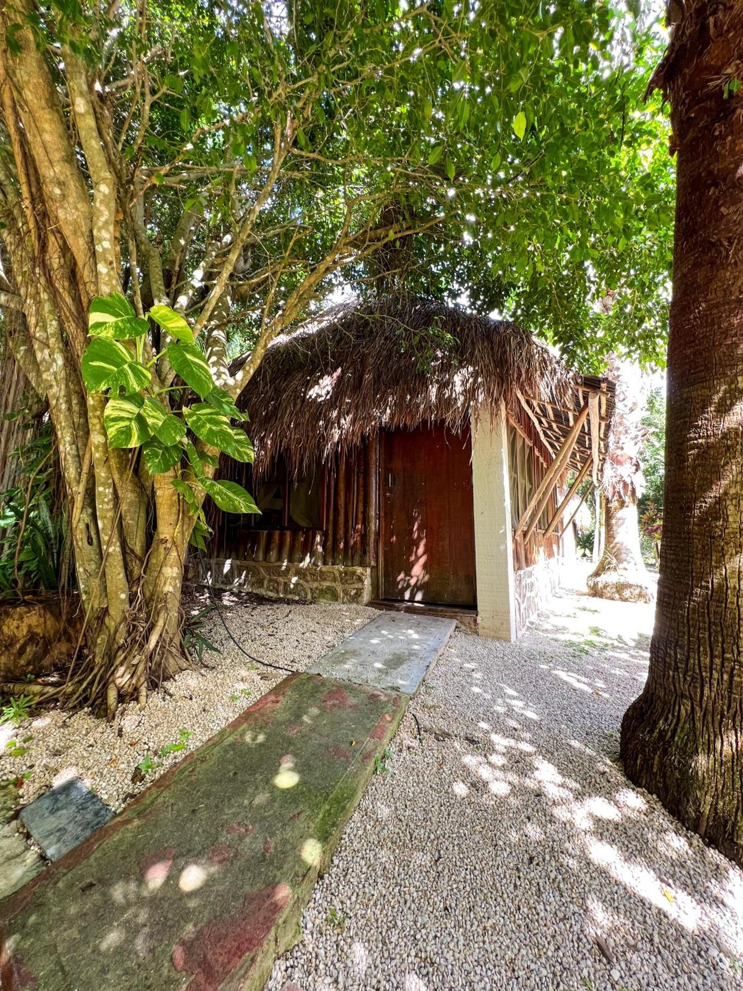 בקאלאר Villa Santuario Lake Front Oasis מראה חיצוני תמונה